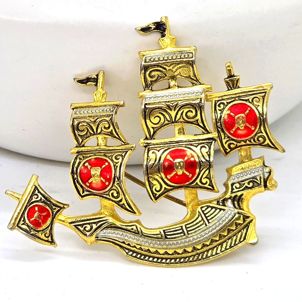 Spanish Pirate Ship Damascene Brooch Gold-tone with Silver Enamel Mens or Womens